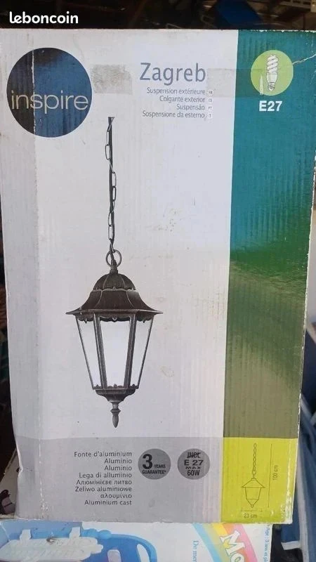 Luminaire extérieur suspension extérieur marque inspire modèle Zagreb neuf